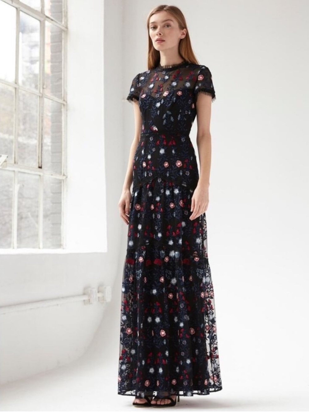 ML Monique Lhuillier Dark Floral Embroidered Gown Maxi Dress in Size 12
